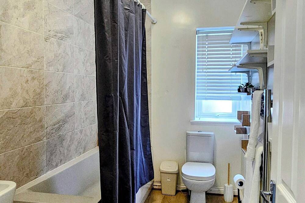 Central Watford Flat | 5 Mins to Station | Fast Wifi in Watford, Hertfordshire