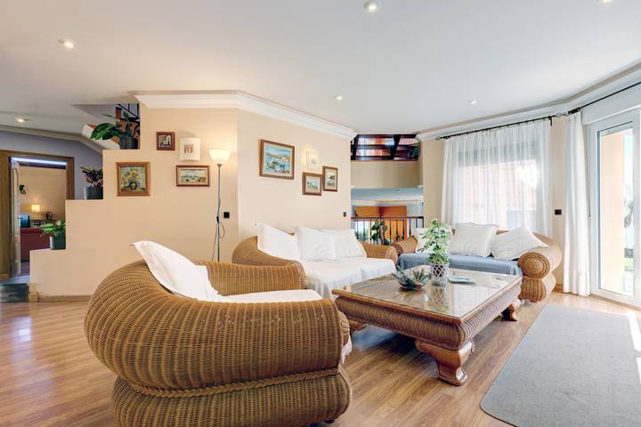Chalet para 12 personas, con jacuzzi y jardín en Campo de Gibraltar - 4