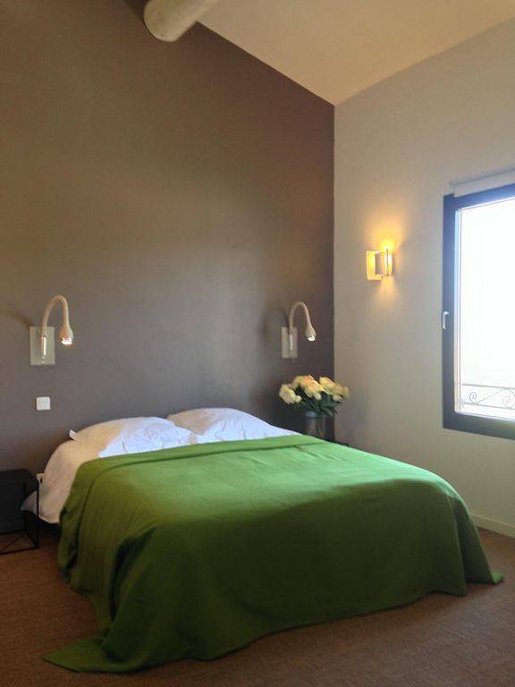 Gîte pour 4 personnes, avec piscine ainsi que terrasse et jardin à Cairanne - 4