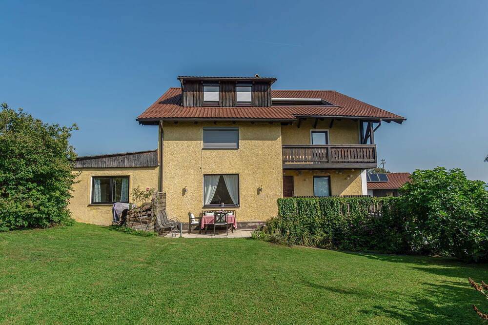 Ganze Wohnung, Schöne Wohnung für 4 Gäste mit Terrasse in Nußdorf am Attersee, Attergau