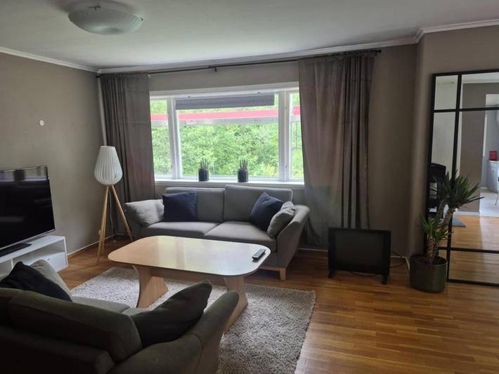 Ferienwohnung für 6 Personen, mit Ausblick und Balkon sowie Garten in Odda