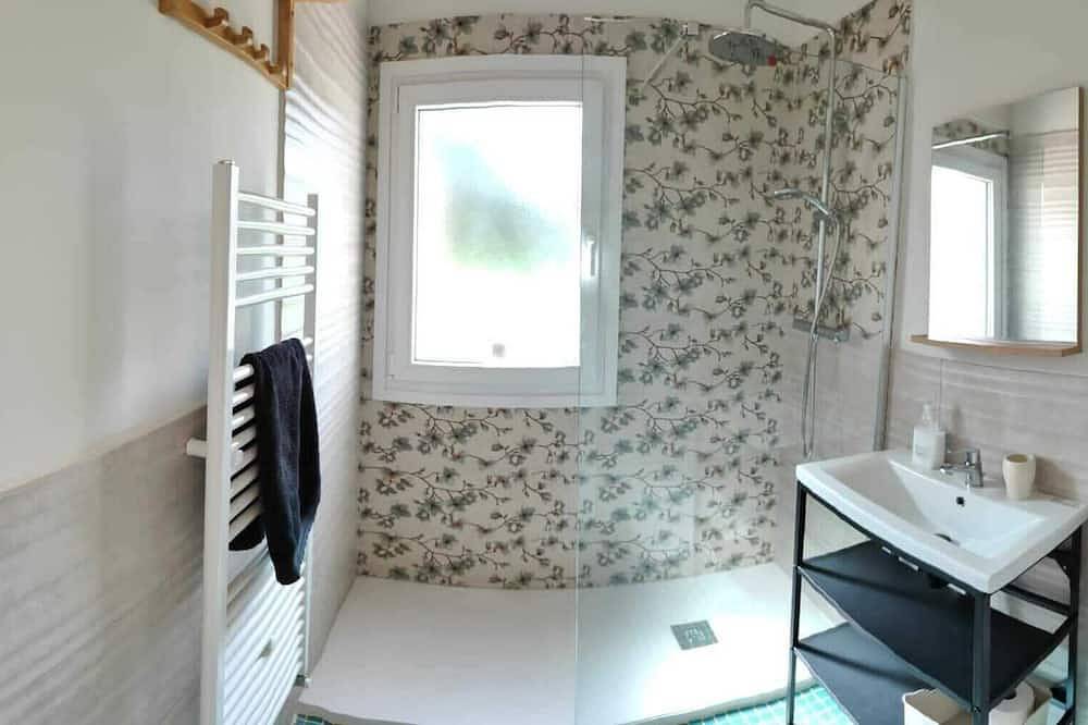 Entire apartment, Apartamento Especial Familias a 10 Minutos de Comillas y Santillana Del Mar in Alfoz de Lloredo, Cantabrian Coast