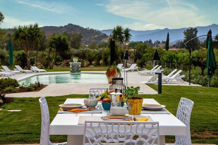 Appartement de vacances pour 5 personnes, avec jardin ainsi que piscine et balcon