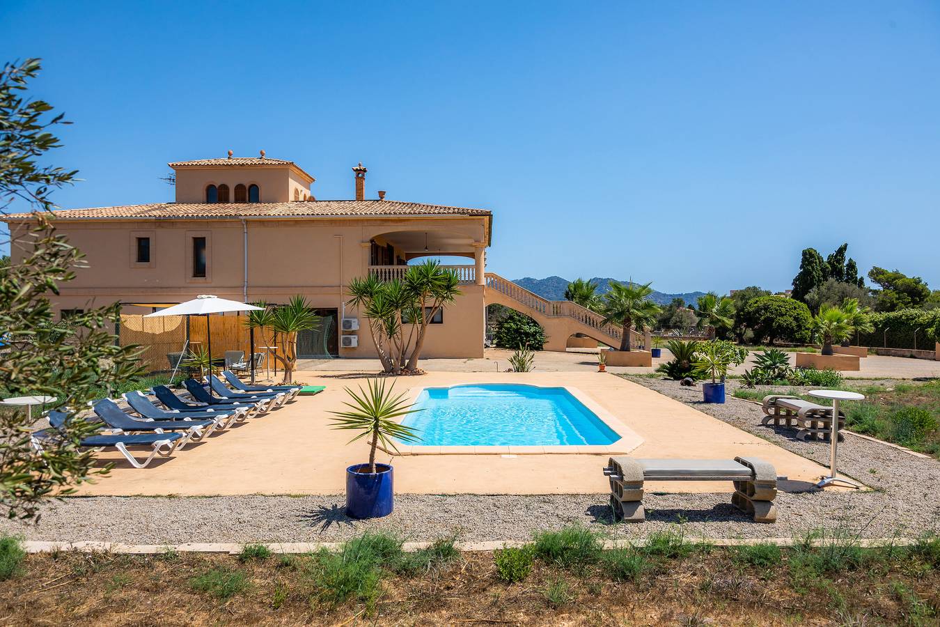 'Villa Sonflo' with Sea View, Pool & A/C in Cala Bona, Son Servera