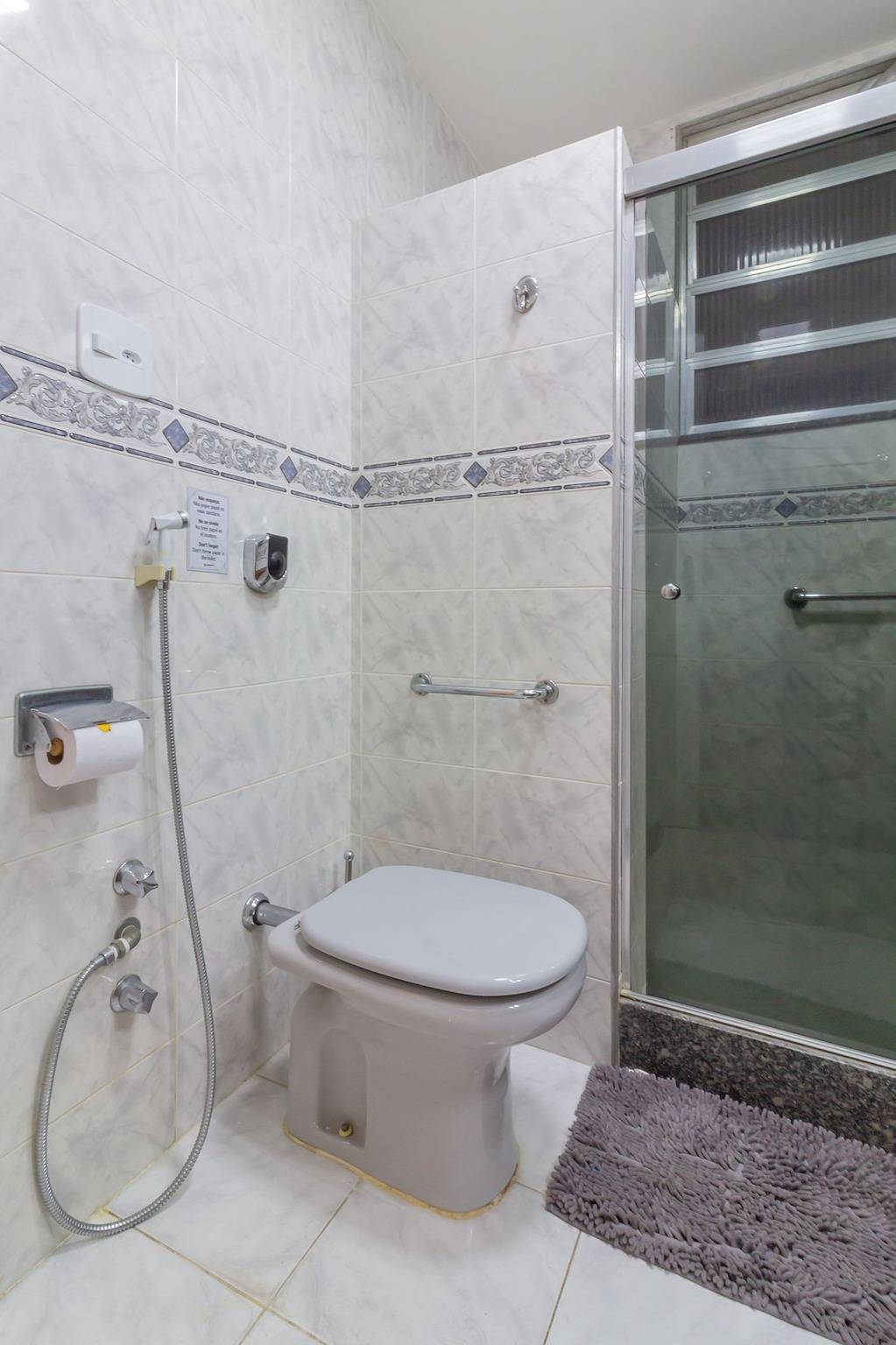 Entire apartment, 5 minutes from Copacabana beach | Bi404 in Copacabana, Rio de Janeiro