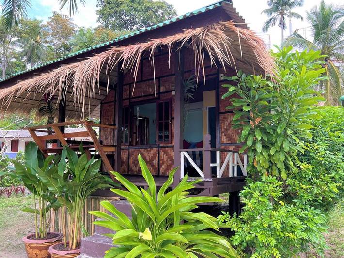 Hôtel pour 8 personnes, avec bassin pour enfant et jardin ainsi que vue et piscine, animaux acceptés dans Koh Phangan