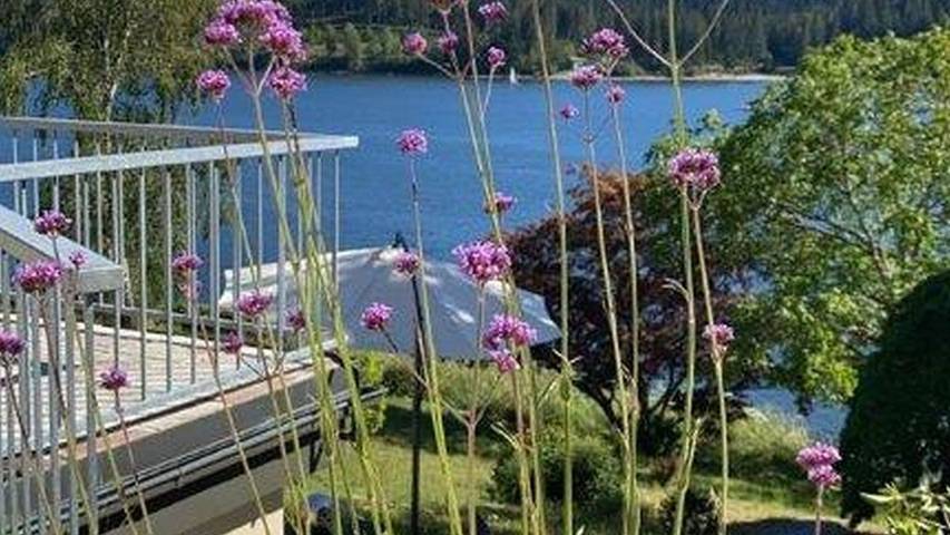 Hütte für 2 Personen, mit Garten und Sauna sowie Seeblick in Schluchsee