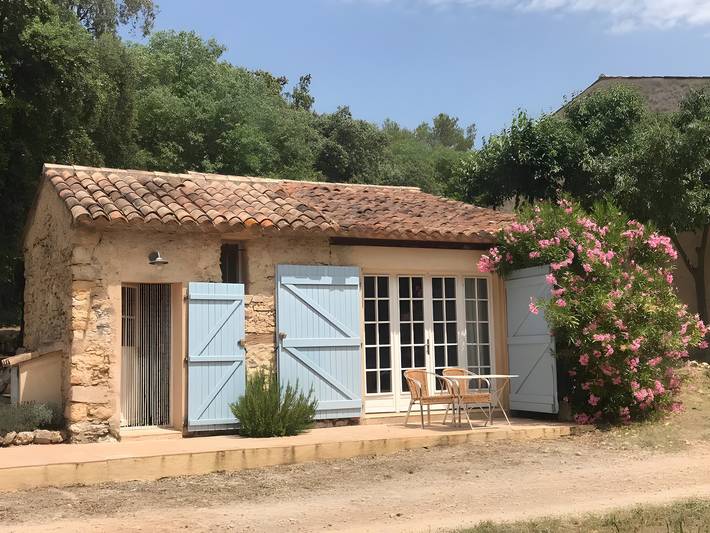 Casa vacanze 'Cabanon de Nestuby' con terrazza privata e giardino privato in Cotignac, Brignoles e dintorni