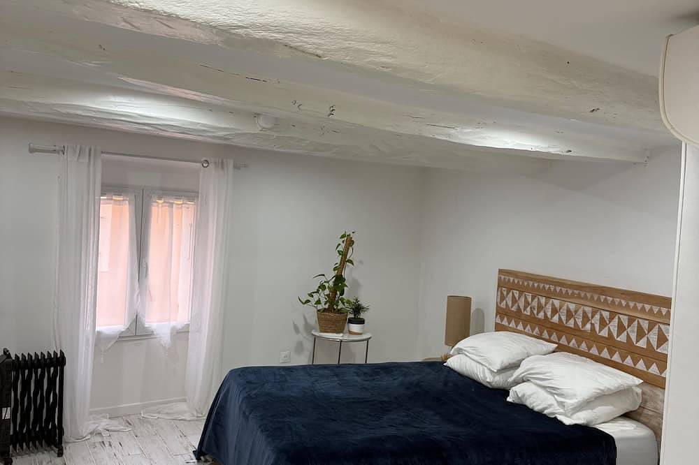 Appartement entier, Provençal Studio with Private Entrance in La Verdière, Région de Brignoles