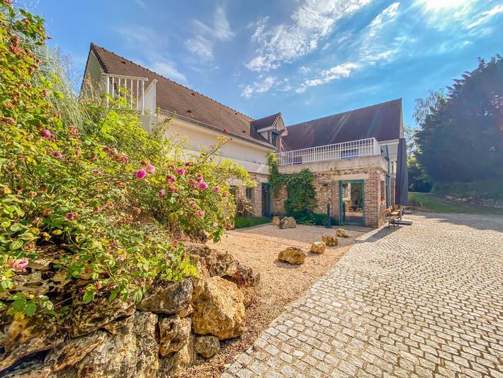 Gîte pour 14 personnes, avec sauna et terrasse ainsi que jacuzzi et jardin à Leuvrigny