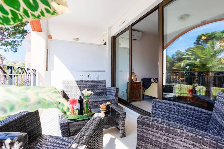 Appartement entier, L'Ange Gardien by Riviera Holiday Homes in Villefranche-sur-Mer, Côte méditerranéenne (France)