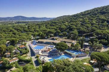Camping pour 11 personnes, avec terrasse et piscine à Gassin