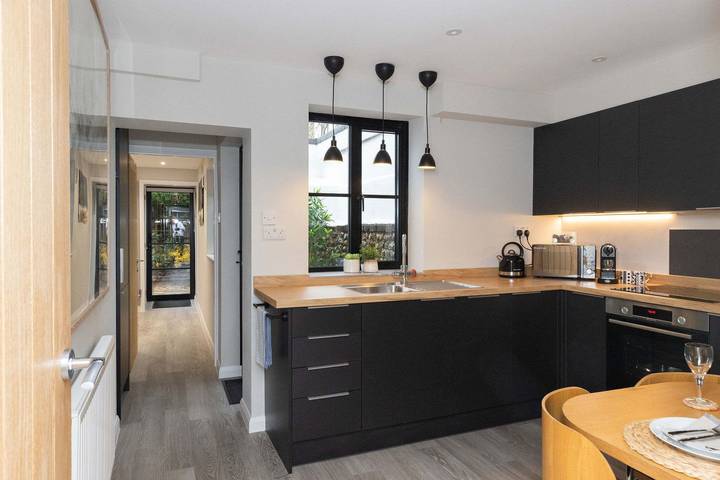 Elegant Georgian City Retreat for 5 in Chichester, West Sussex