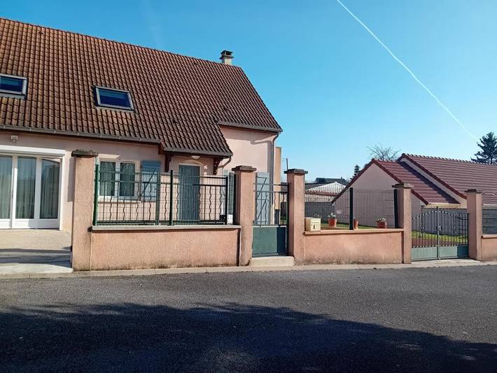 Gîte pour 6 personnes, avec balcon dans Fismes - 4
