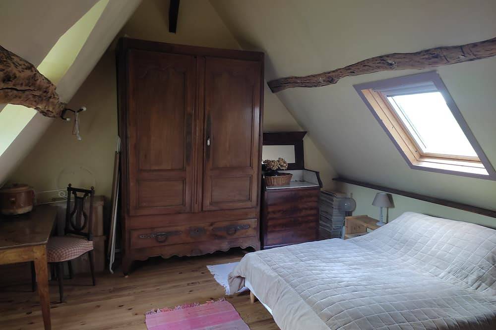 Jolie maison traditionnelle rénovée, charme, calme dans un écrin de verdure. in Bézancourt, Région de Dieppe