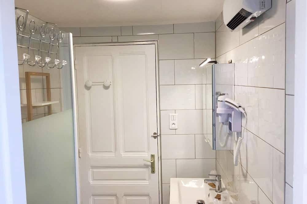 Geheel appartement, Appart Atena 50 m2, parking, proche Sanctuaire. in Lourdes, Hautes-Pyreneeën
