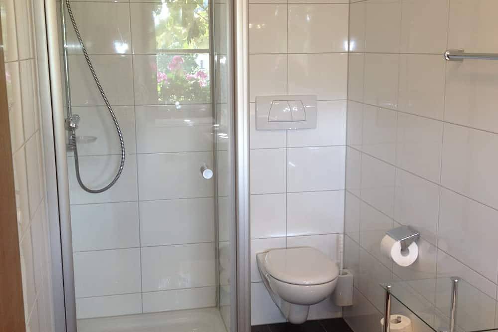 Ganze Wohnung, Ruhige Kleinwohnung für 2 (max. 4) Personen in Zentrumsnähe mit Seesicht in Bregenz, Bodensee-Vorarlberg