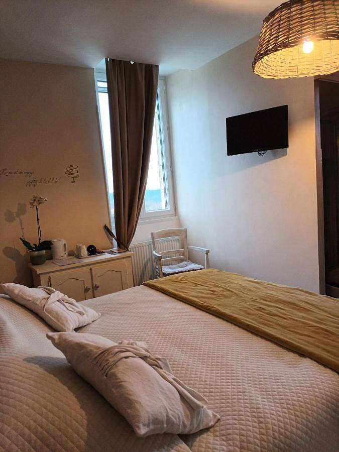 Gîte pour 2 personnes, avec piscine ainsi que vue et jardin à Coux-et-Bigaroque - 3