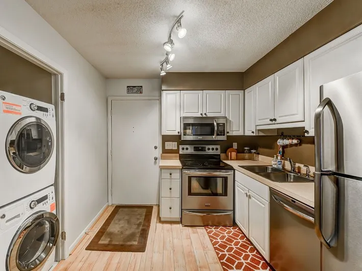 Vacation apartment for 5 people, with yard and hot tub as well as pool - 1