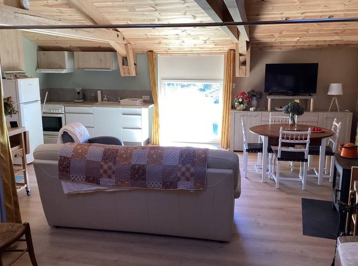 Gîte pour 4 personnes, avec piscine ainsi que balcon et jardin dans Parc Naturel Régional Livradois-Forez - 3