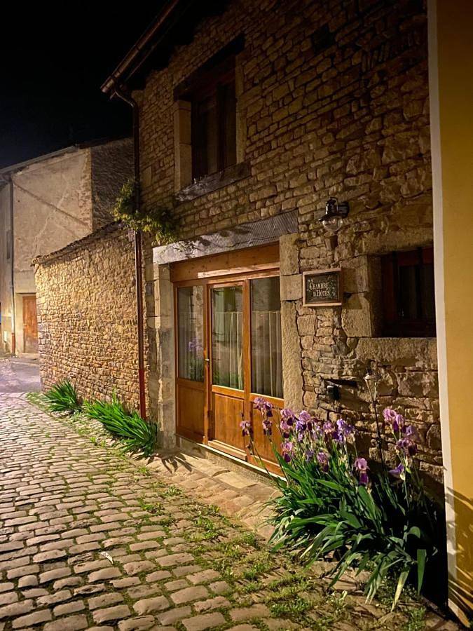 Double Room with Private Bathroom in Cluny, Région de Mâcon