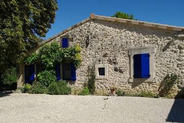 Gîte pour 2 personnes, avec vue ainsi que terrasse et jardin à Grane