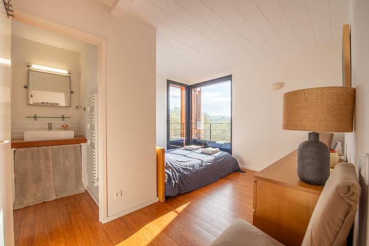 Location de vacances pour 8 personnes, avec jardin et terrasse dans Plage de Gigaro - 2