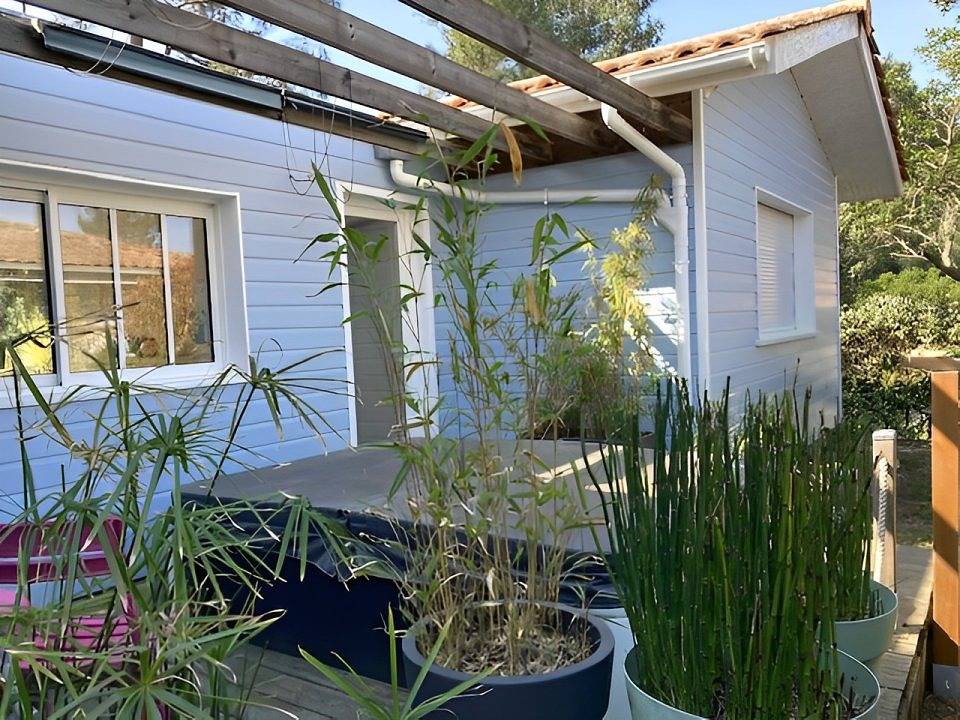 Aux Petits Baganais - Chambre 1 Rouge in Lacanau Ocean, Lacanau