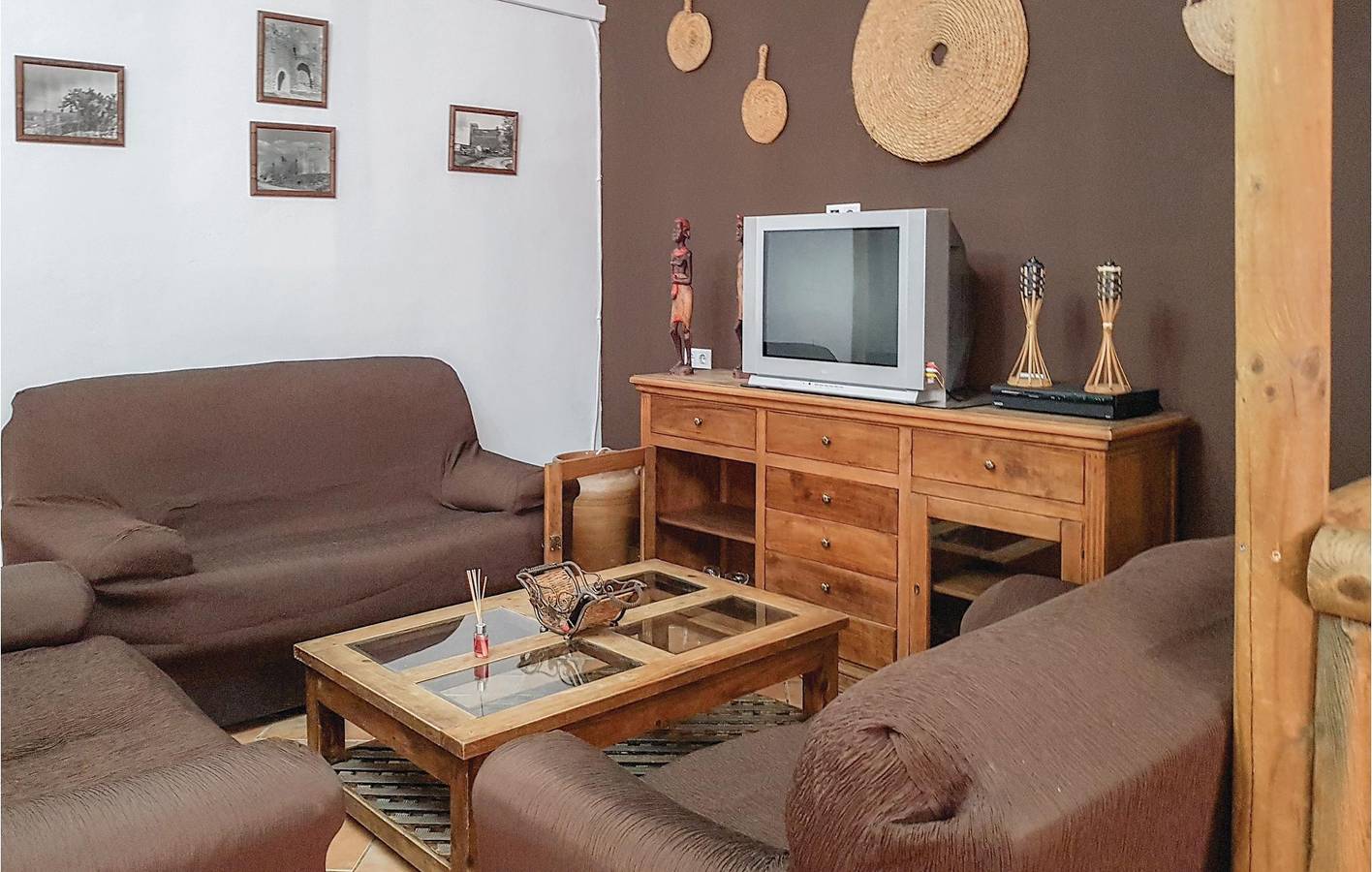 Retraite au bord de la piscine : 150m2 avec A/C, Terrasse et Internet in El Coronil, Province de Séville