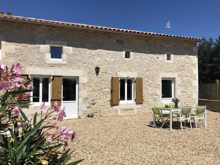 Location de vacances pour 6 personnes, avec jardin à Chauvigny