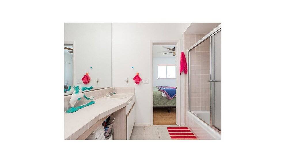 Ocean Front Beach House. Come and Enjoy The Sand, Sea, and Sun in Galveston Island, Galveston