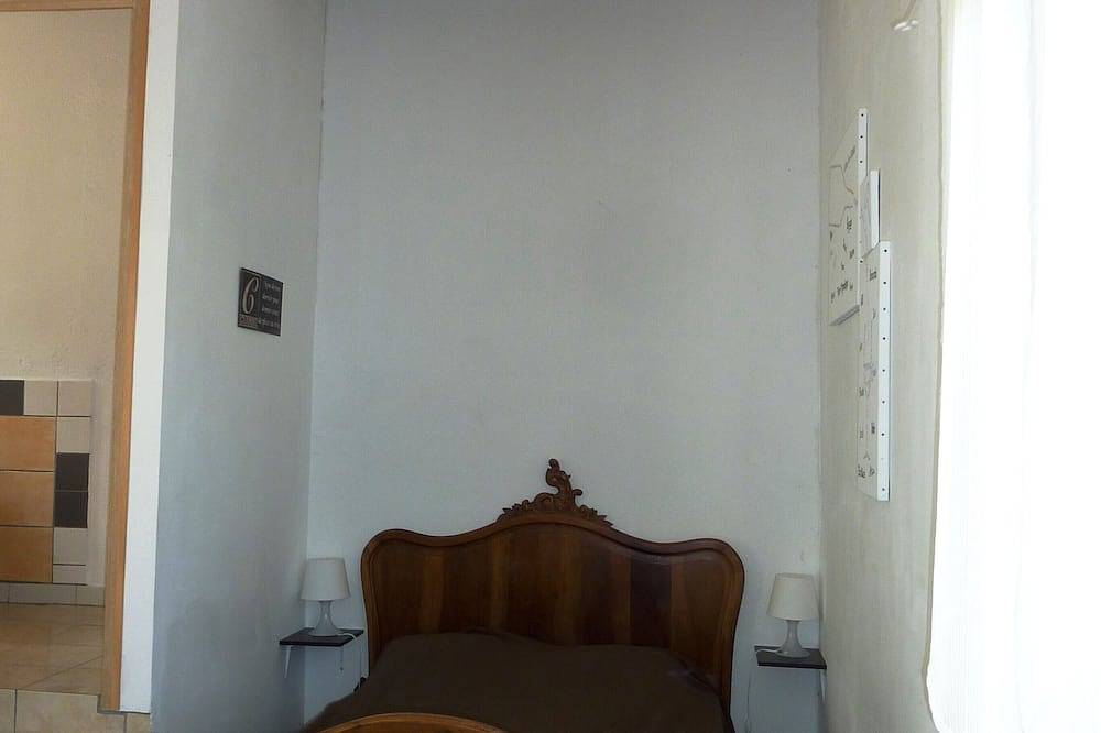 Appartement entier, Studio au coeur des vignes en Drôme Provencale avec piscine. in Venterol, Région de nyons