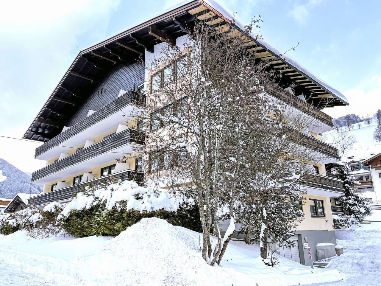 Ganze Wohnung, Kirchenblick in Saalbach, Saalbach-Hinterglemm