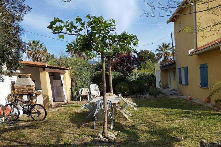 Ganze Wohnung, Joli T1 , 36m2, sur Terrain de 1700m2, Proche Commerces et Plages in Le Pradet, Mittelmeerküste (Frankreich)