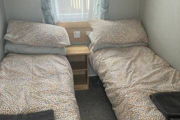 Static Caravan for 6 People in Selsey, West Sussex, Photo 2