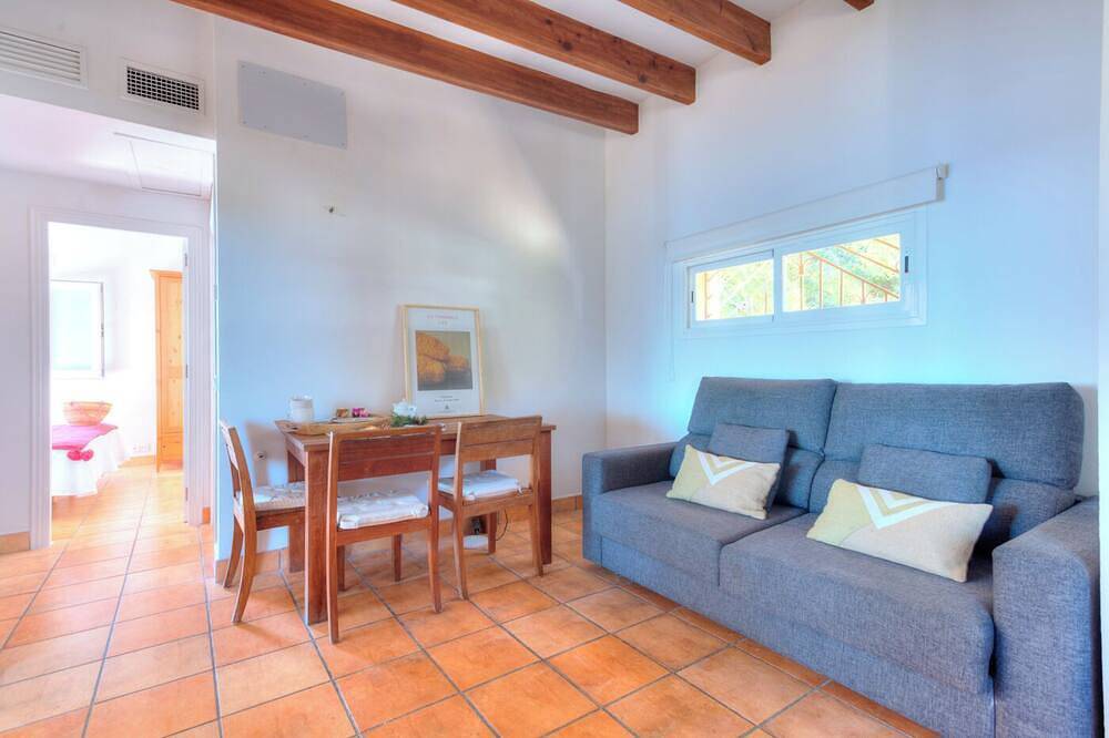 Entire apartment, Can Ban, Vibe on the seafront! in Ses Figueretes, Ibiza (Municipality)