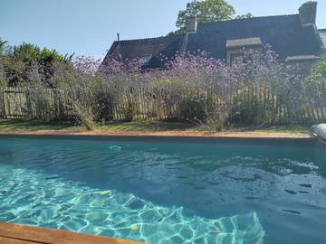 Gîte pour 2 personnes, avec vue ainsi que jardin et piscine à Caden