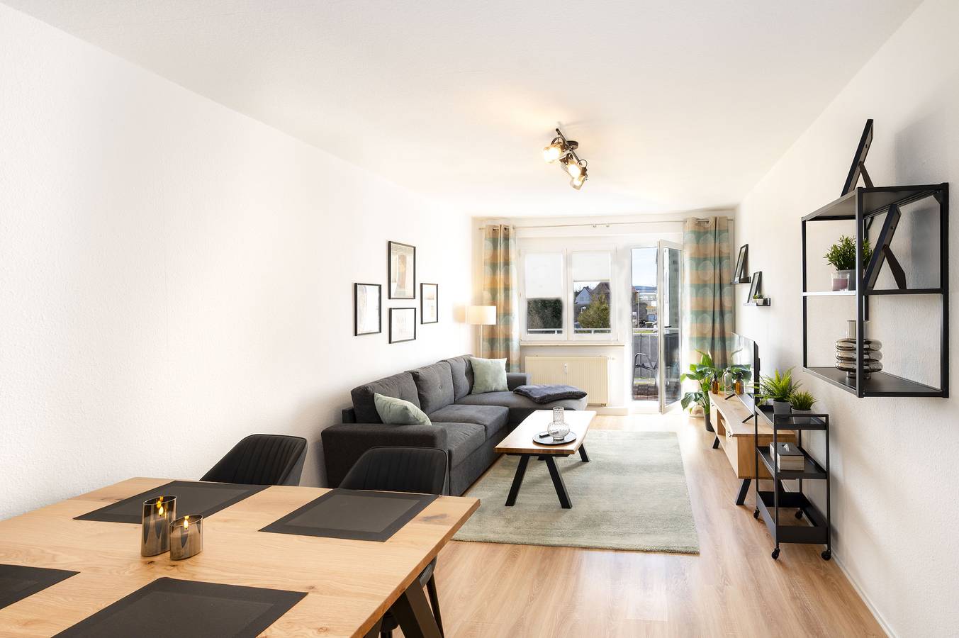 Ganze Ferienwohnung, Business Appartements - Appartement Ii, 61m², 2 Schlafr., 1Wohnr., Küche, Bad mit Wc+Dusche in Marlishausen, Wipfratal