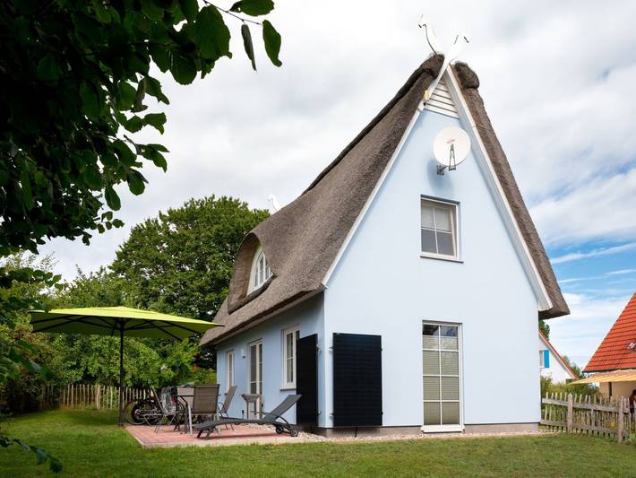 Ferienhaus für 4 Personen, mit Garten und Pool sowie Terrasse, mit Haustier an der Ostsee
