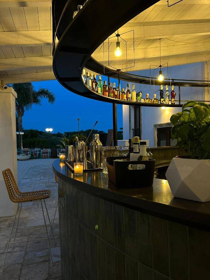 Villa Gravis Hotel Restaurant Cocktail Bar in Leporano Marina, Leporano