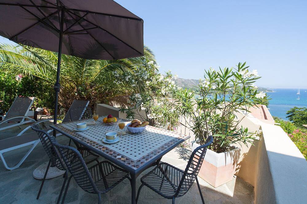 Apartamento entero, Piso / apartamento - 2 cuartos - 4/5   Personas in Saint-Florent, Region de Calvi