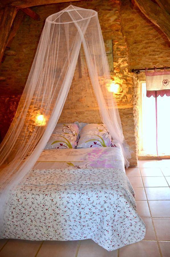 Location de vacances pour 4 personnes, avec piscine ainsi que jardin et vue, adapté aux familles à Proissans - 4