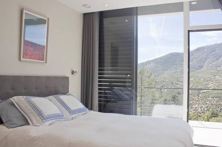 Brand new 3 bedroom villa with swimmingpool and garden in Robledo de Chavela, Madrid Province