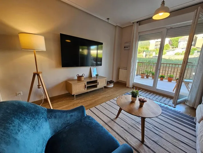 Apartamento de vacaciones para 4 personas, con vistas y piscina además de terraza y piscina para niños - 1