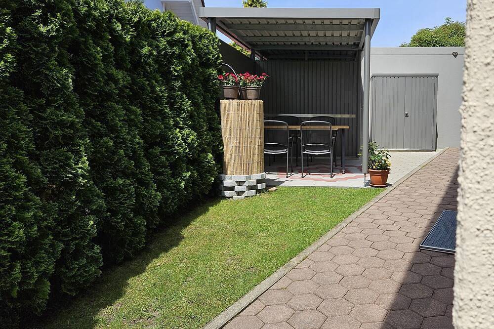 Ganze Wohnung, Moderne Ferienwohnung am Bodensee mit 6km Luftlinie zum See. in Meckenbeuren, Bodenseekreis