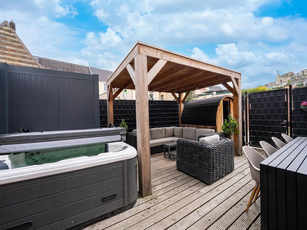 Dog-Friendly Stay in Valkenburg in Valkenburg, Limburg (Niederlande)