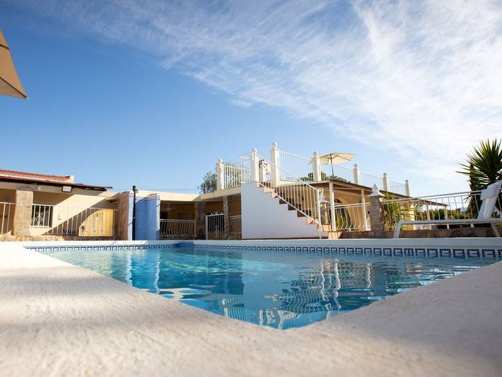 Apartamento para 4 personas, con jardín y piscina en Muchamiel