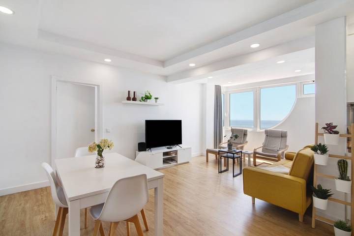 Appartement entier, Appartement de vacances 'Moderno E Renovado T2' avec vue sur la mer, balcon et Wi-Fi in Cavacos, Quarteira