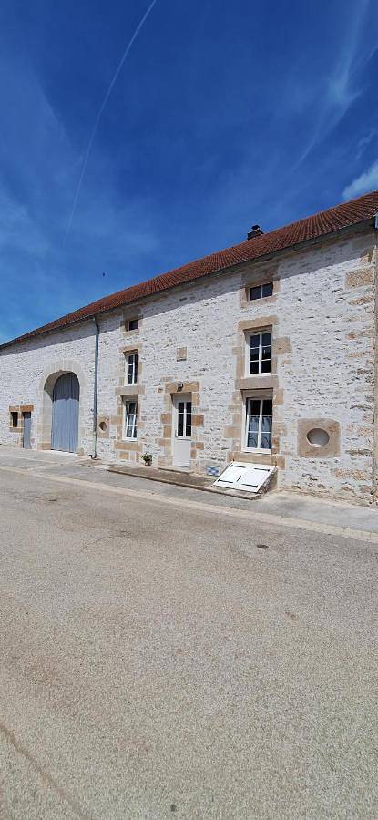 Location de vacances pour 4 personnes, avec Terrasse et Jardin à Saints-Geosmes - 2
