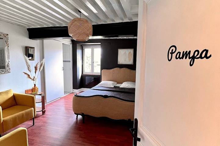 Location de vacances pour 2 personnes, avec jardin dans Senozan